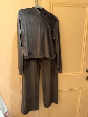 Vuori Velour Hoodie Set in Chocolate brown